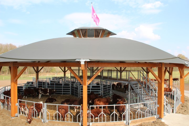 Markant Roundhouse met uitkijktoren